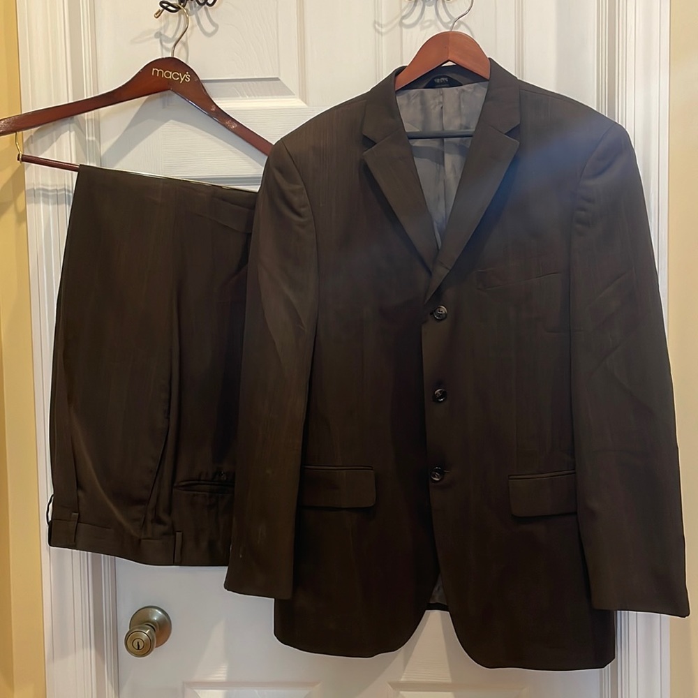 Lineage Mens Suit